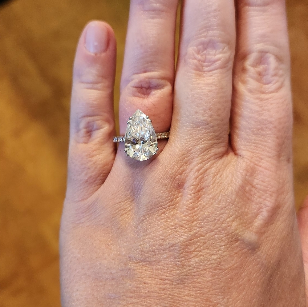 6.5 Carat IGI Pear Cut Platinum Diamond Ring! - Picture 10 of 16
